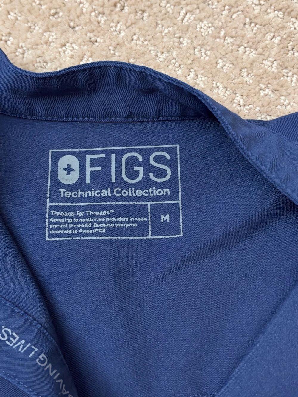 Figs Women’s Rafaela Oversized Scrub Top - Picture 3 of 3